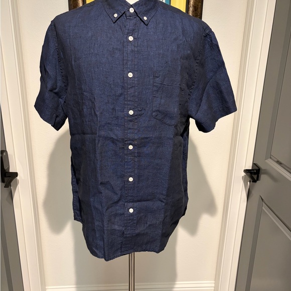 Banana Republic Other - Banana Republic Navy Linen Short Sleeve Men's Button Down Shirt